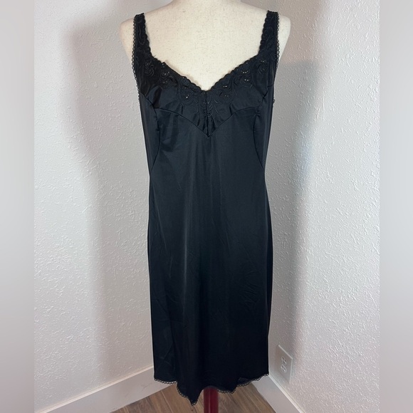 VNTG Vanity Fair Black Satin Slip Dress / Nightgown - Picture 2 of 8